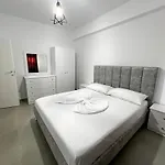 Horizon Hill * Sarandë