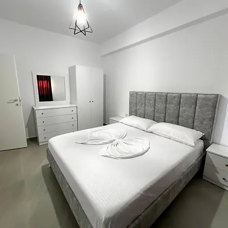 Horizon Hill * Sarande